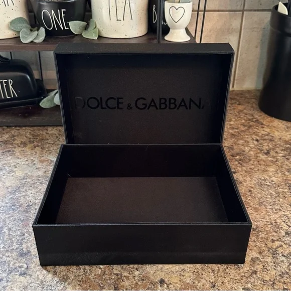 Designer box! - Picture 2 of 2